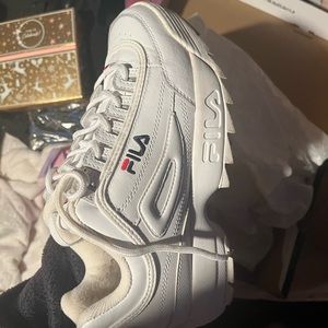 white fila distributors 2 premium, size 8.5 in womens